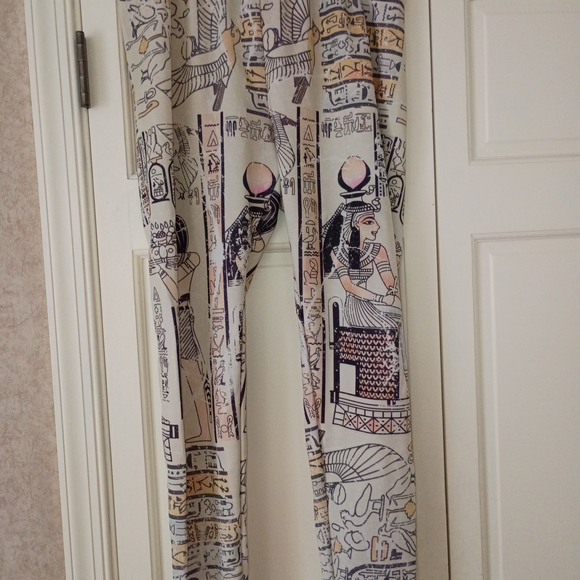 Forever 21 Other - Forever 21 Egyptian Print Leggings Size 1X.Fits More Like Size L.New No Tag